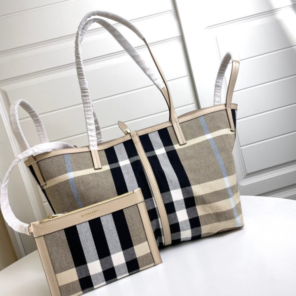 B**rry beach tote
