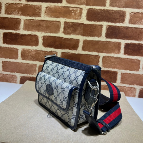 G*u*i messenger bag with interlocking g
