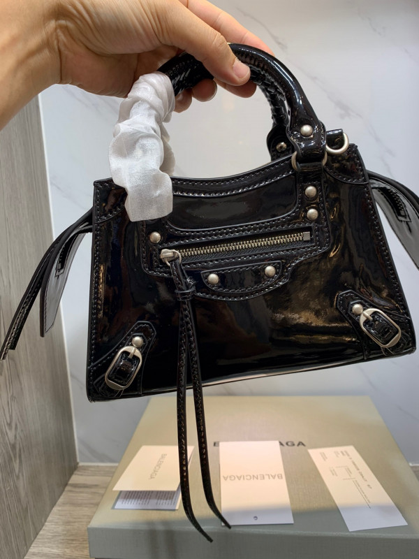 Ba*len*cia*ga neo classic nano top handle bag