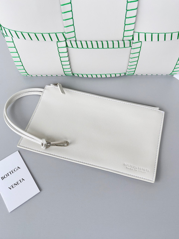 bo*te*ga Ve*ne*ta small arco tote bag