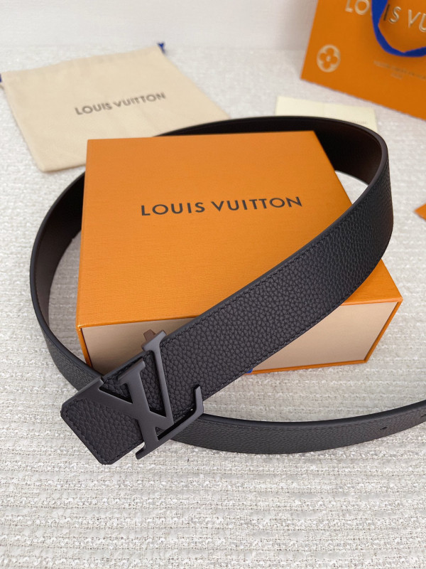l0*is V*t0n belt