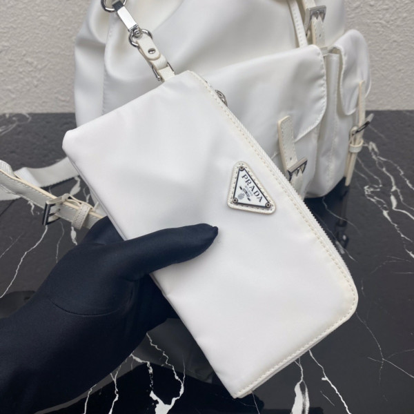 Pra*a re-nylon medium backpack-32-15-30cm