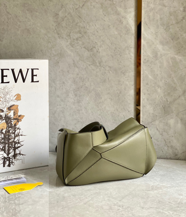 Lowee Small Puzzle Bag-24*16*10.5cm