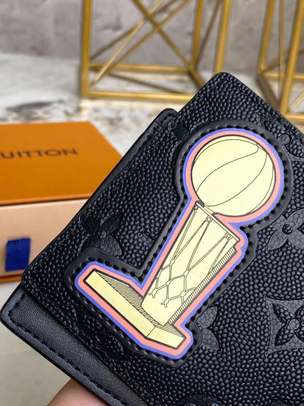 l0*is V*t0n lvxnba multiple wallet