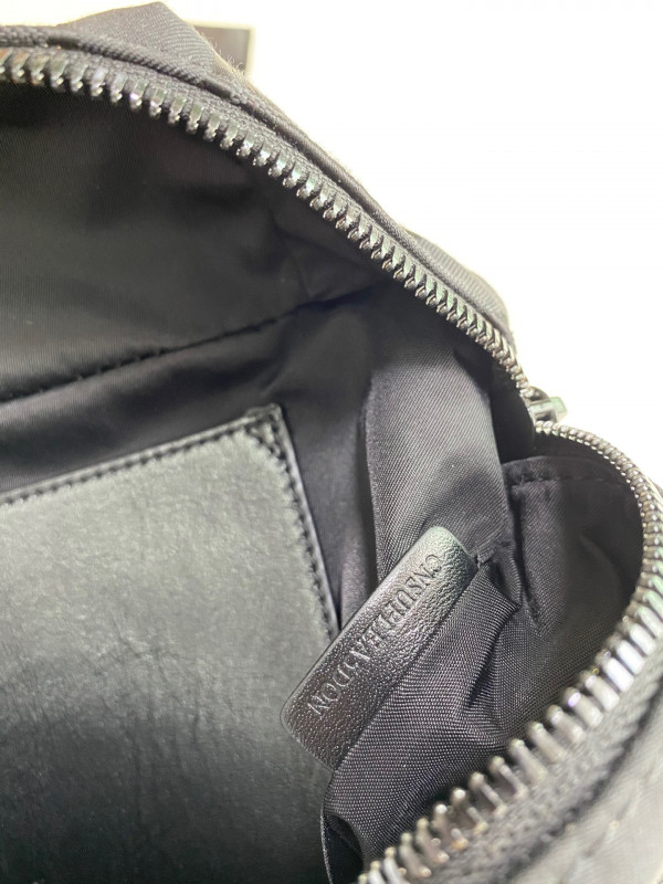 B**rry bum bag