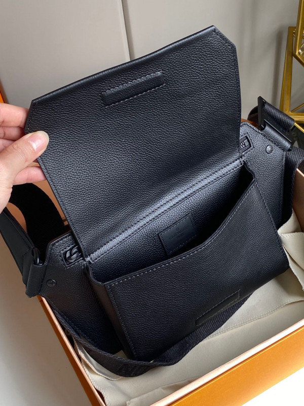 l0*is V*t0n slingbag