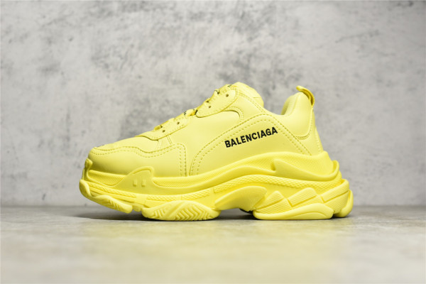 Ba*len*cia*ga triple s