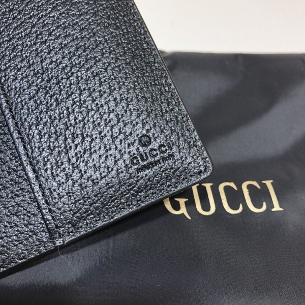 G*u*i off the grid passport case