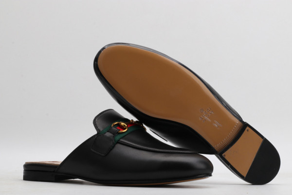 G*u*i princetown leather slipper