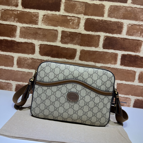G*u*i messenger bag with interlocking g