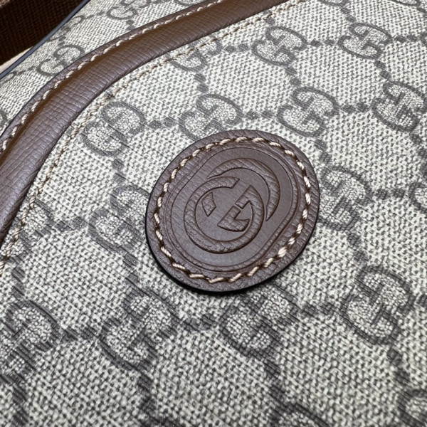 G*u*i messenger bag with interlocking g