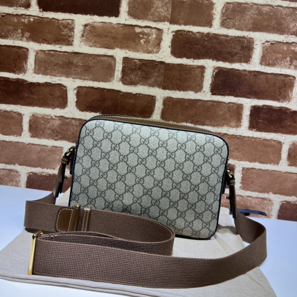 G*u*i messenger bag with interlocking g