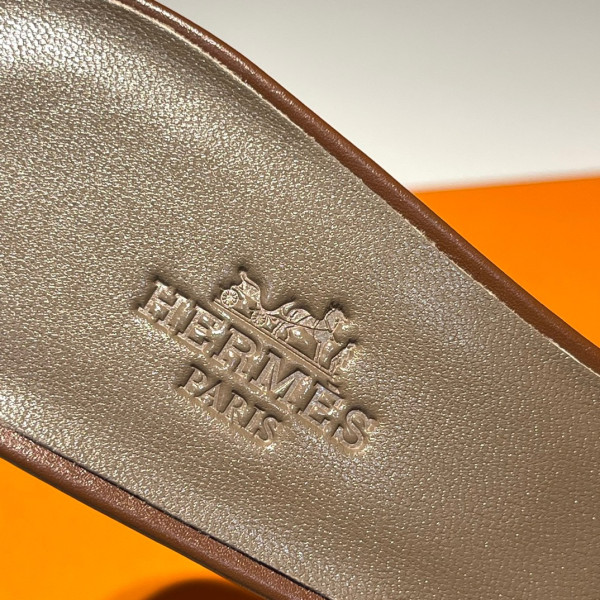 H**mes oasis sandal