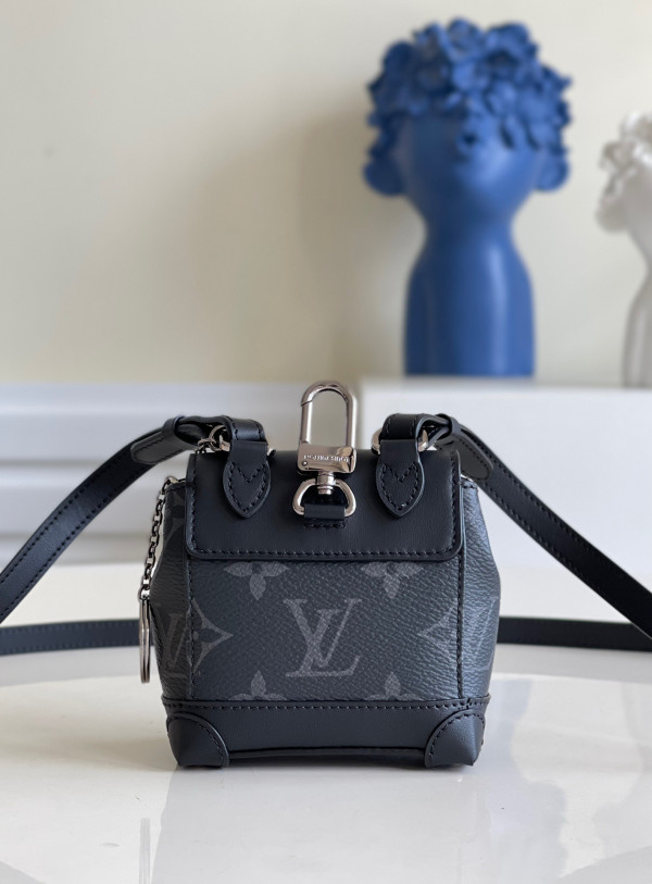 l0*is V*t0n mini steamer pouch