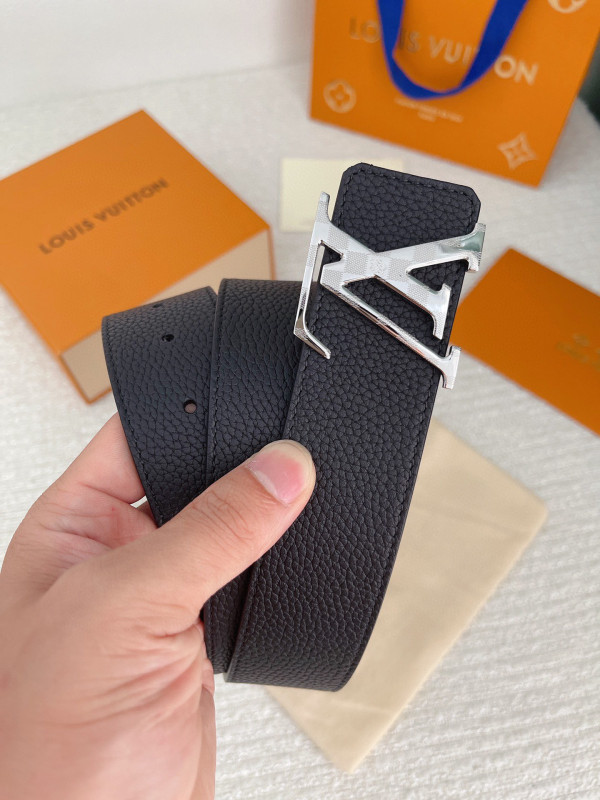 l0*is V*t0n belt