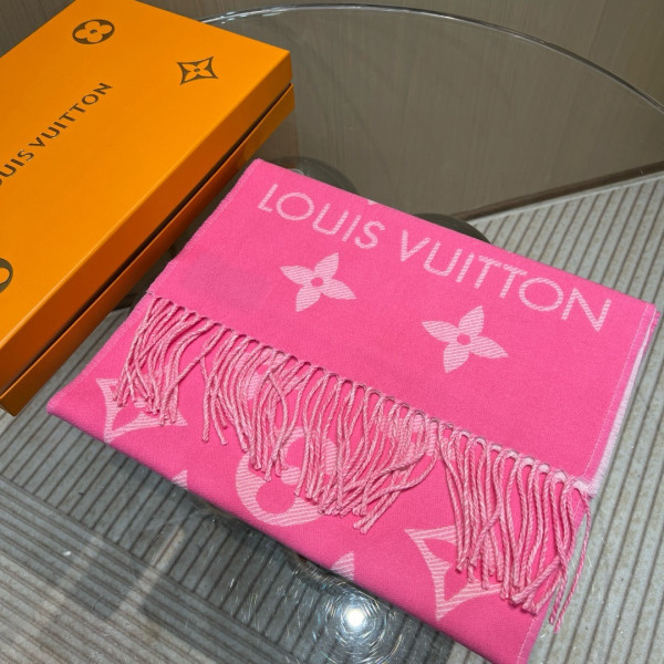 l0*is V*t0n essential  scarf