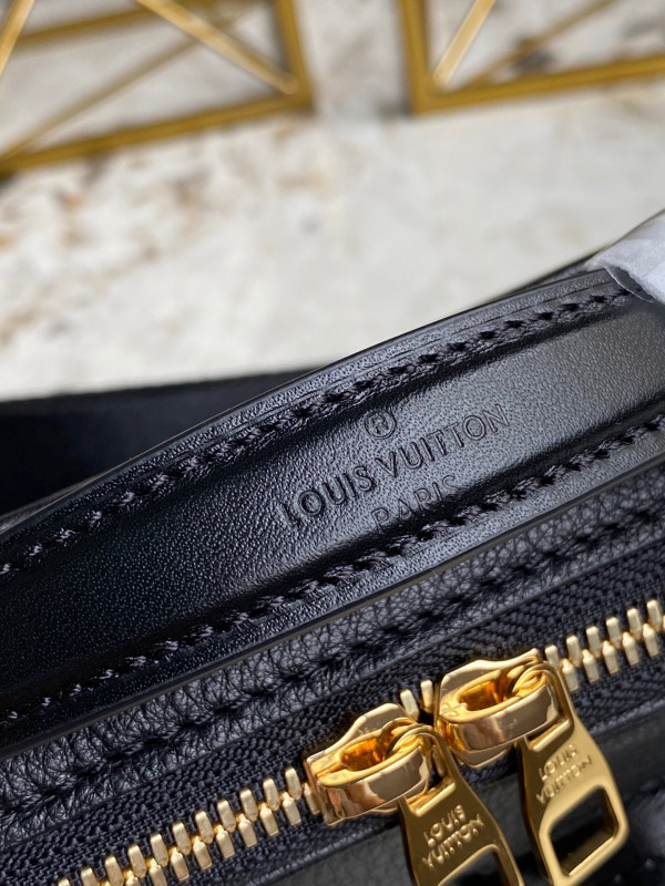 l0*is V*t0n utility crossbody