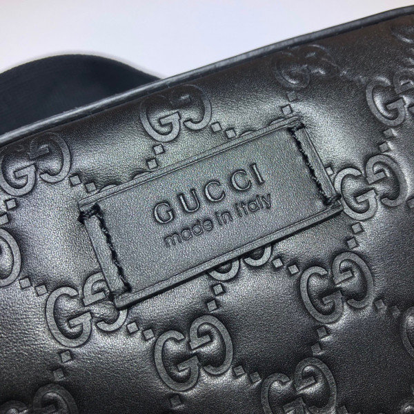 G*u*i gg black shoulder bag