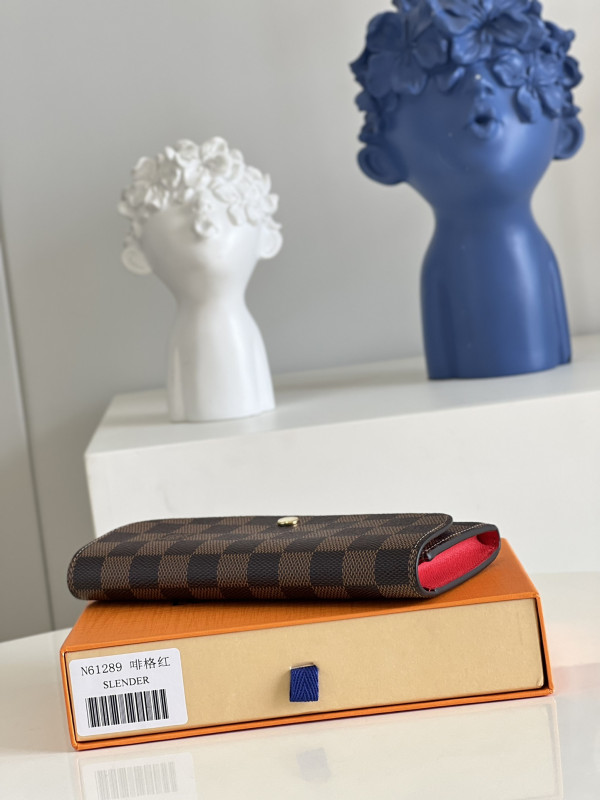 l0*is V*t0n emilie wallet