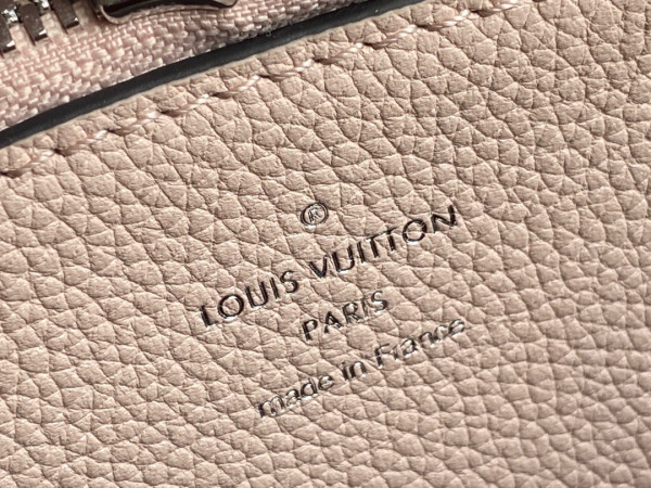l0*is V*t0n bella tote