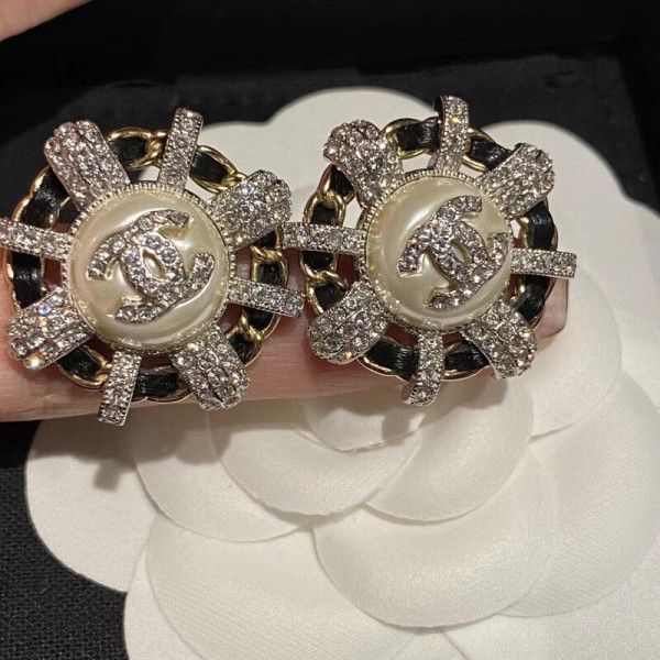 CL EARRINGS