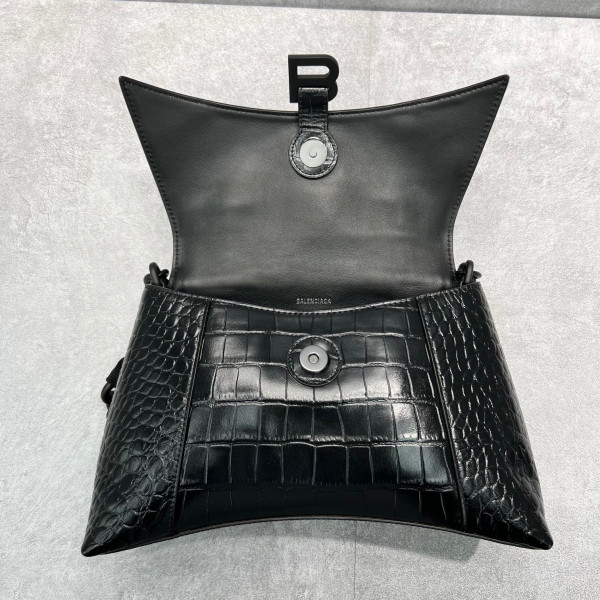 Ba*len*cia*ga downtown small shoulder bag with chain