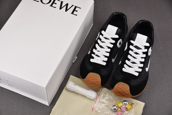 L0ew* ballet runner