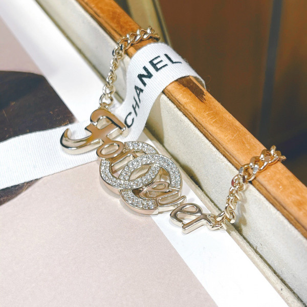 CL NECKLACE