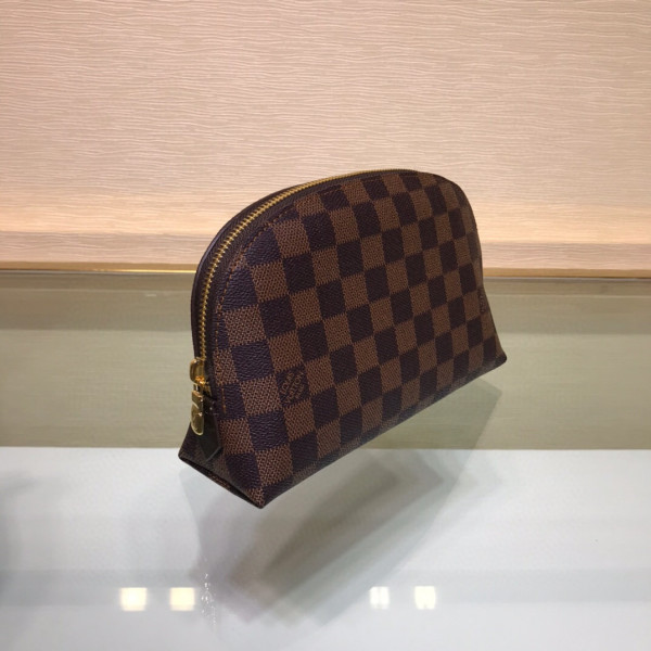 l0*is V*t0n cosmetic pouch gm