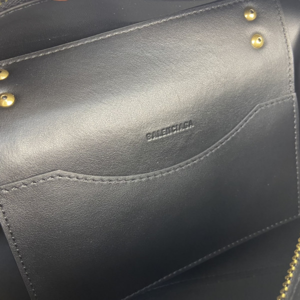 Ba*len*cia*ga neo classic small top handle bag