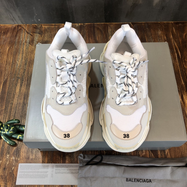 Ba*len*cia*ga triple s