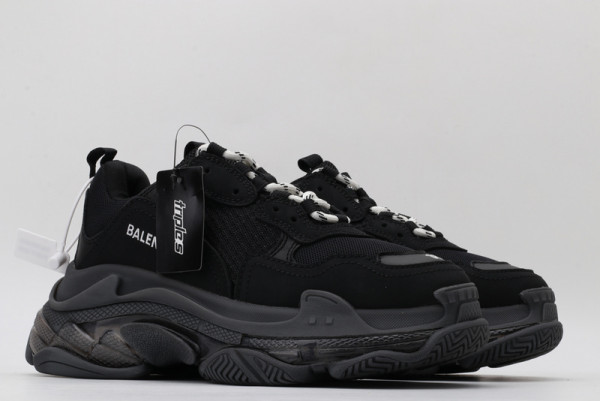 Ba*len*cia*ga triple s