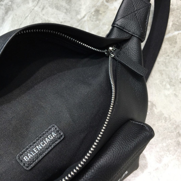 Ba*len*cia*ga everyday beltpack