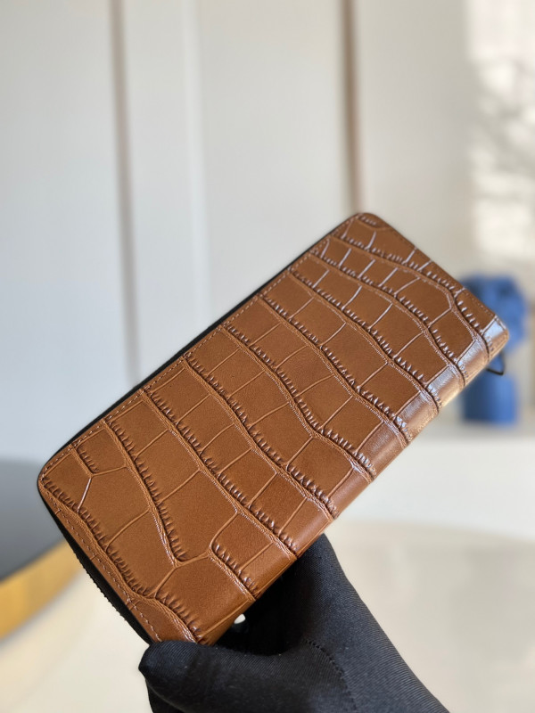 l0*is V*t0n zippy wallet