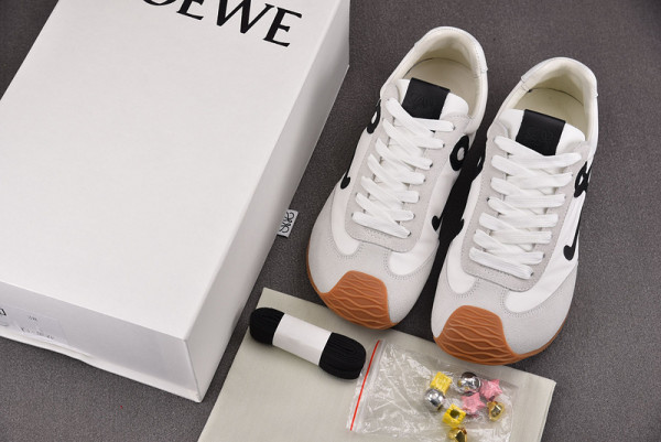 L0ew* ballet runner
