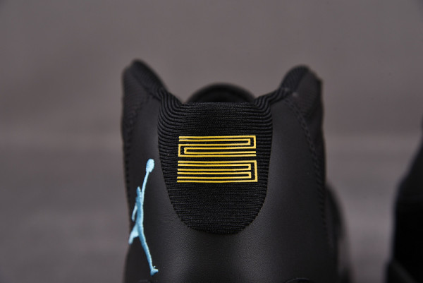 AIR JORDAN 11 RETRO 