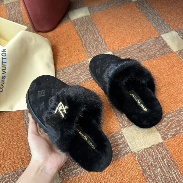 l0*is V*t0n sandals