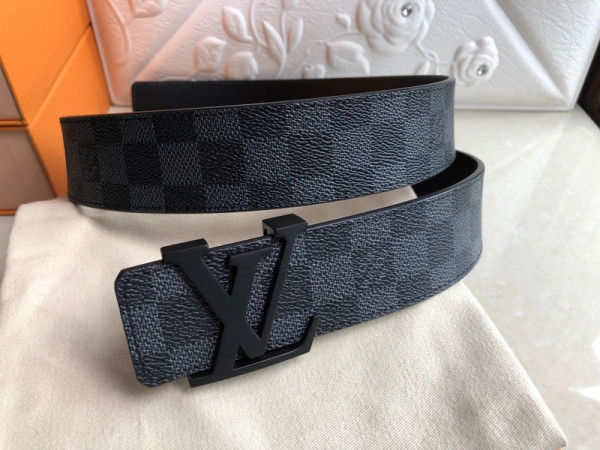 l0*is V*t0n belt