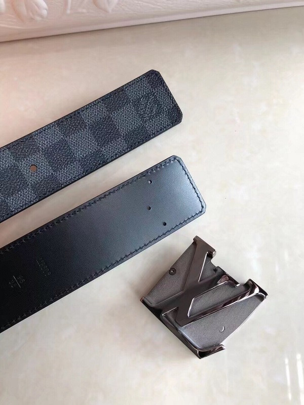 l0*is V*t0n belt