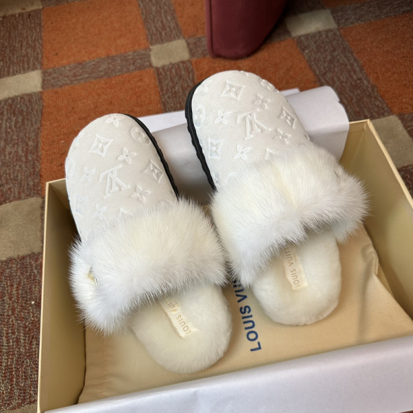 l0*is V*t0n sandals
