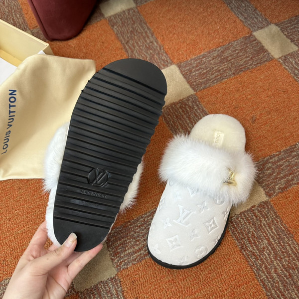 l0*is V*t0n sandals