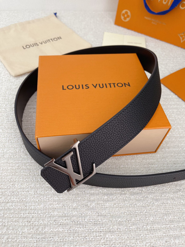 l0*is V*t0n belt