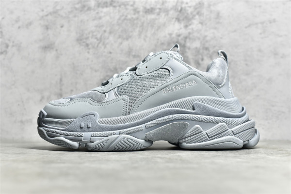 Ba*len*cia*ga triple s