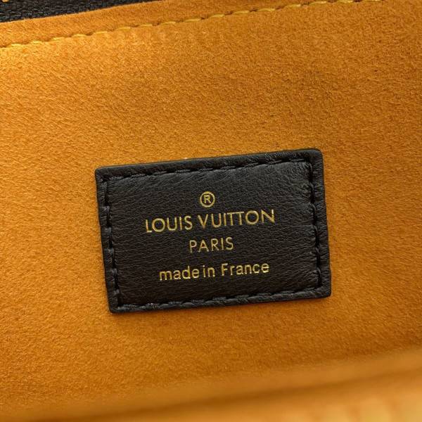 l0*is V*t0n coussin mm