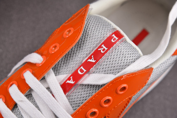 Pra*a sneaker