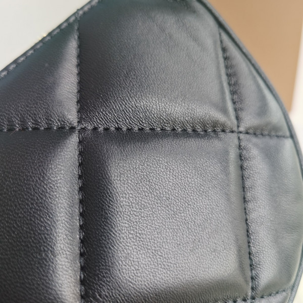 B**rry olympia pouch