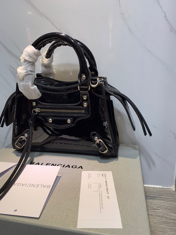 Ba*len*cia*ga neo classic nano top handle bag