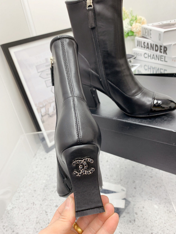 CL ANKLE BOOTS