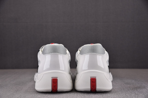 Pra*a sneaker