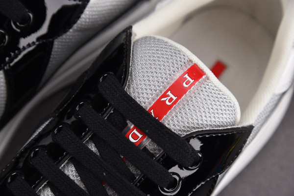 Pra*a sneaker